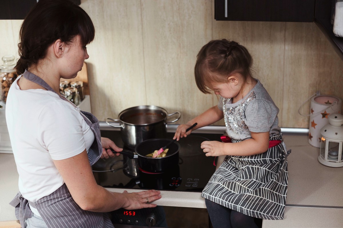 mama si copil plita inductie